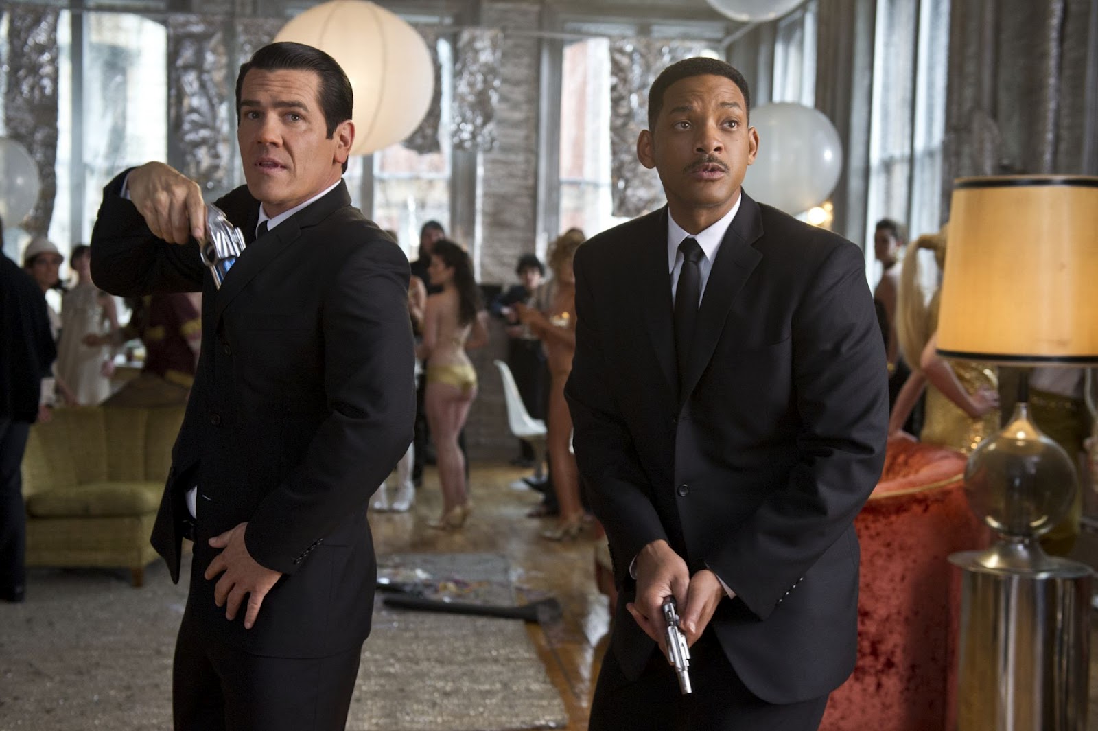 Men in Black 3 - Plugged In Men in Black 3 - Plugged In