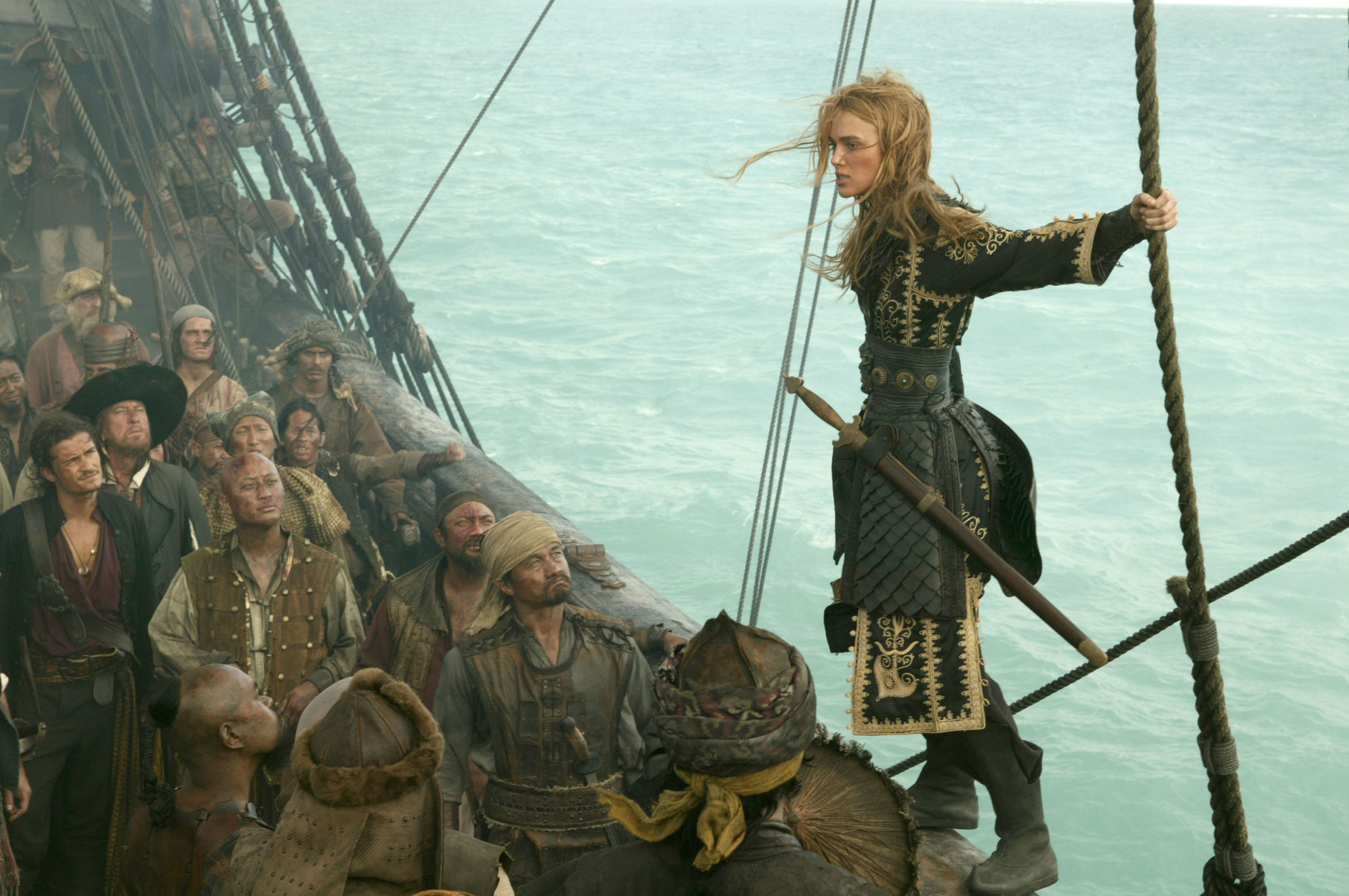  Pirates of the Caribbean: At World's End : Johnny Depp, Keira  Knightley, Orlando Bloom: Movies & TV