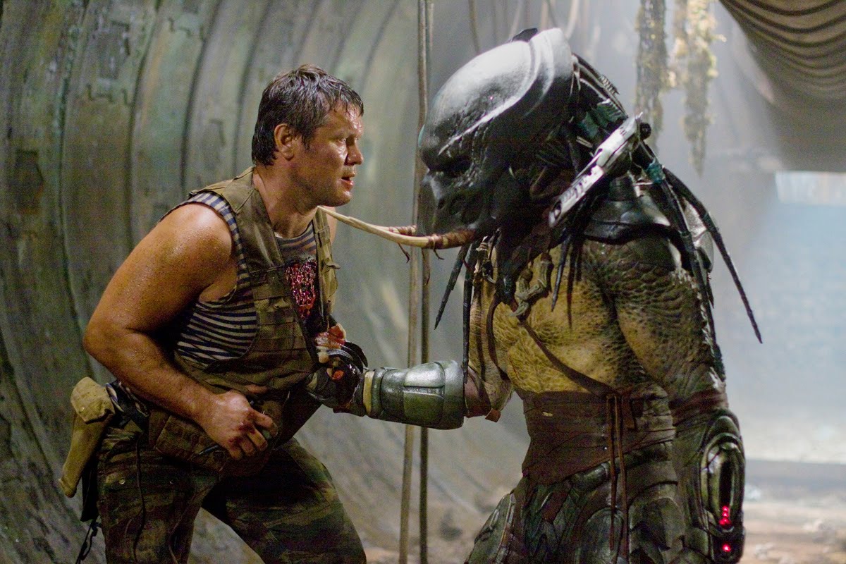 Alien vs. Predator - Plugged In