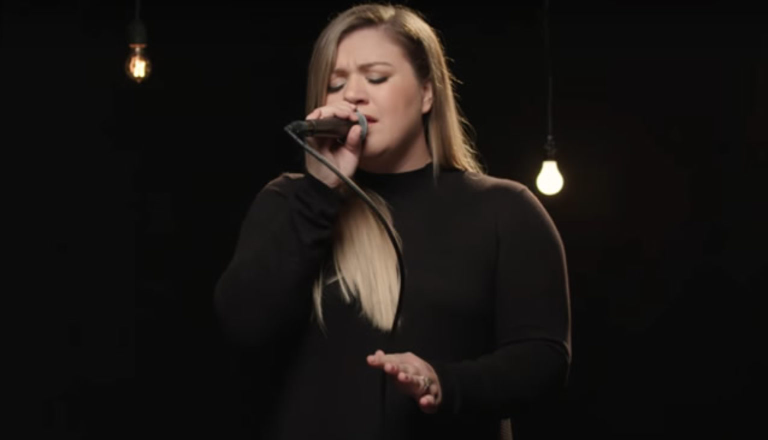 It's Quiet Uptown - Plugged In