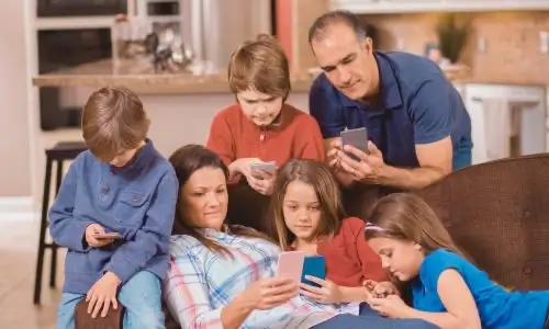 Becoming a Screen-Savvy Family lent 2025